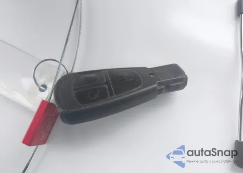 2000 Mercedes-Benz E 320 from USA, damaged, VIN WDBJF65J2YB120694